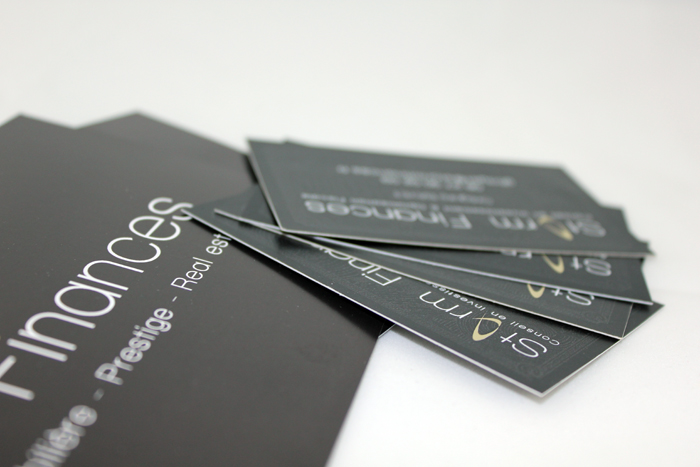 Déclinaison de cartes de visite Storm Finances, éventail noir et or