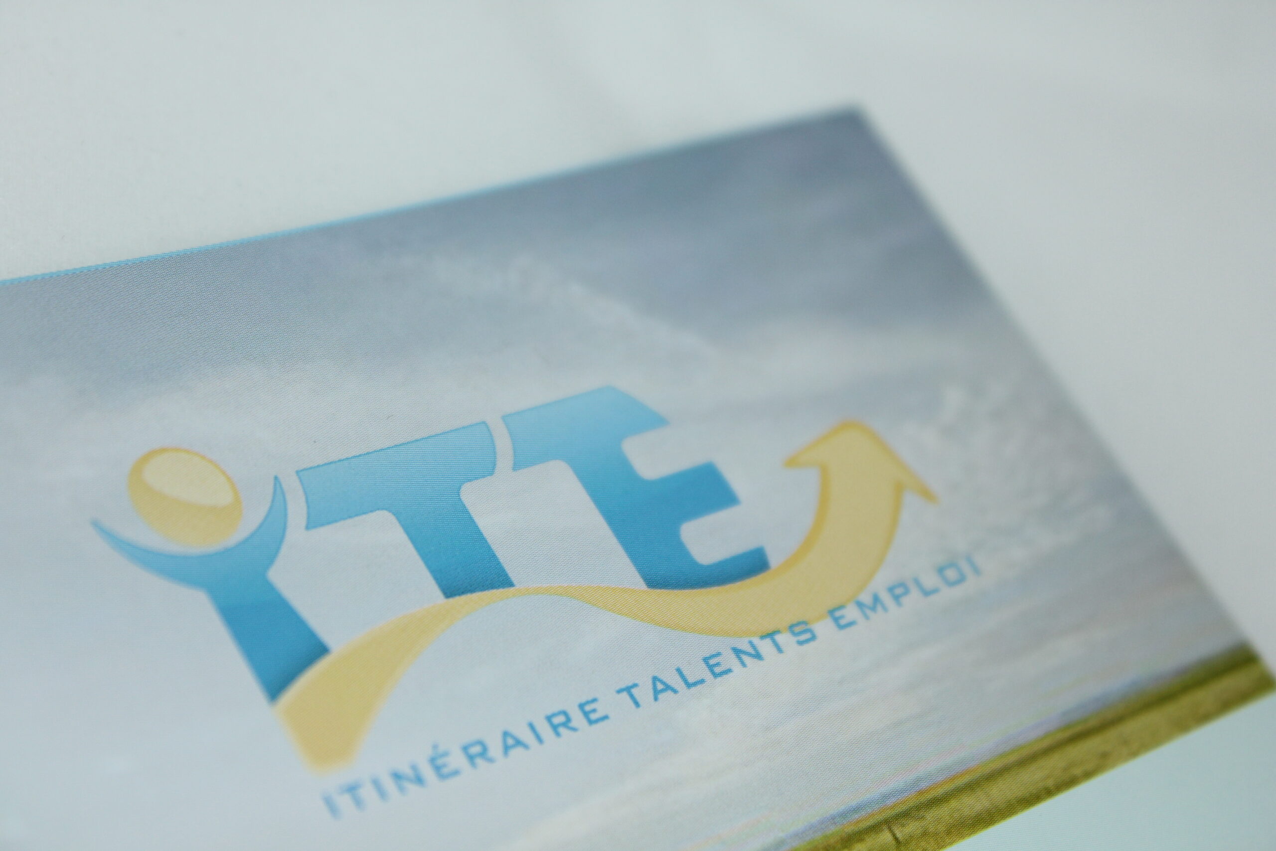 Logo ITE Itinéraire Talents Emploi en couverture de plaquette imprimée