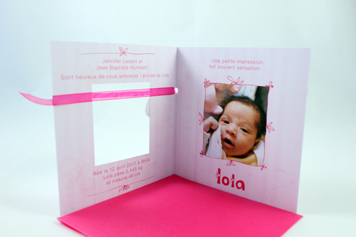 Intérieur du faire-part Lola, texte de naissance et photo du bébé